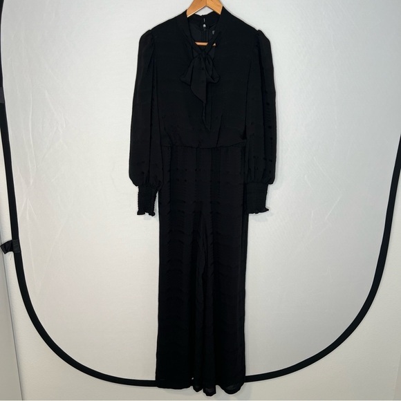 Julia Jordan Black Long Sleeve Tie Neck Jumpsuit. Size 6. - Picture 5 of 16